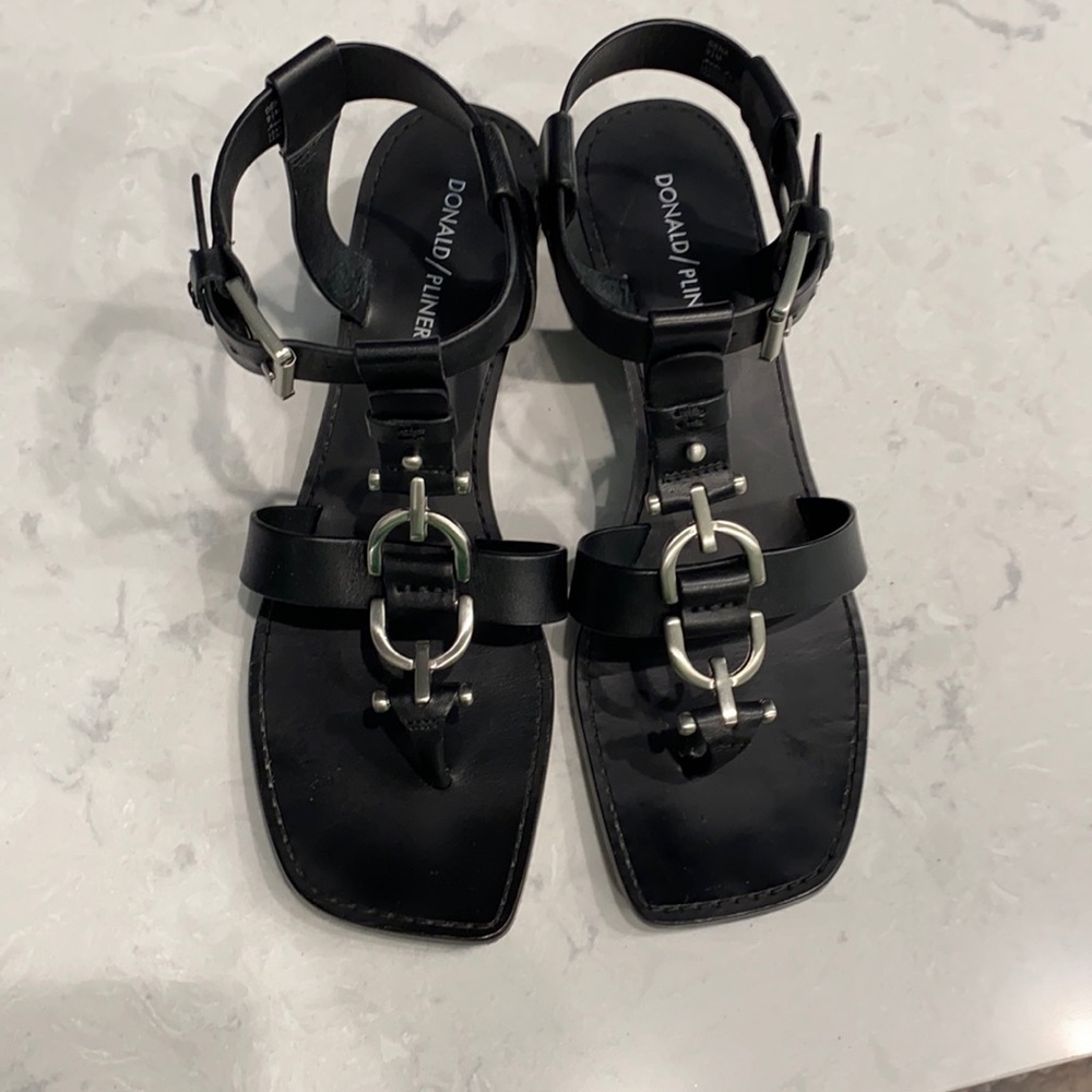 Donald J Pliner Sandals